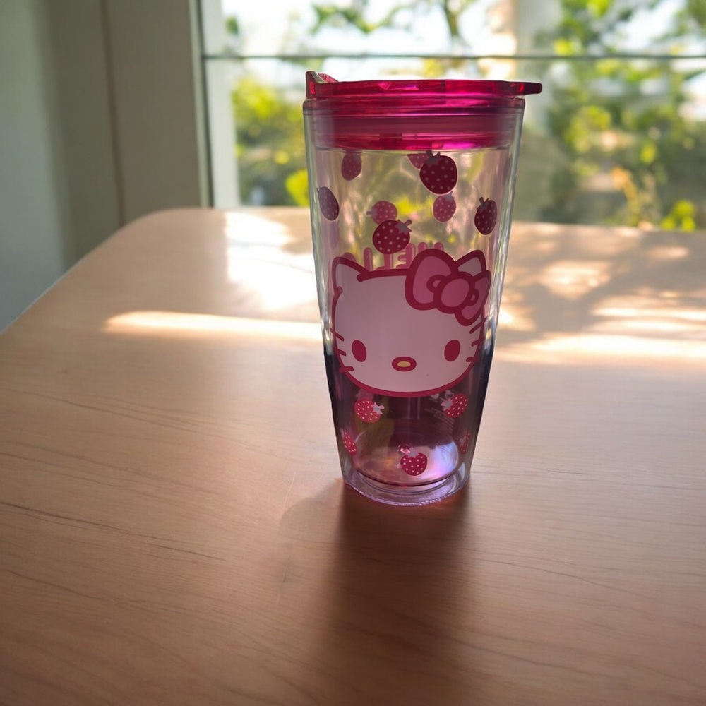 hello kitty  plastic bottle